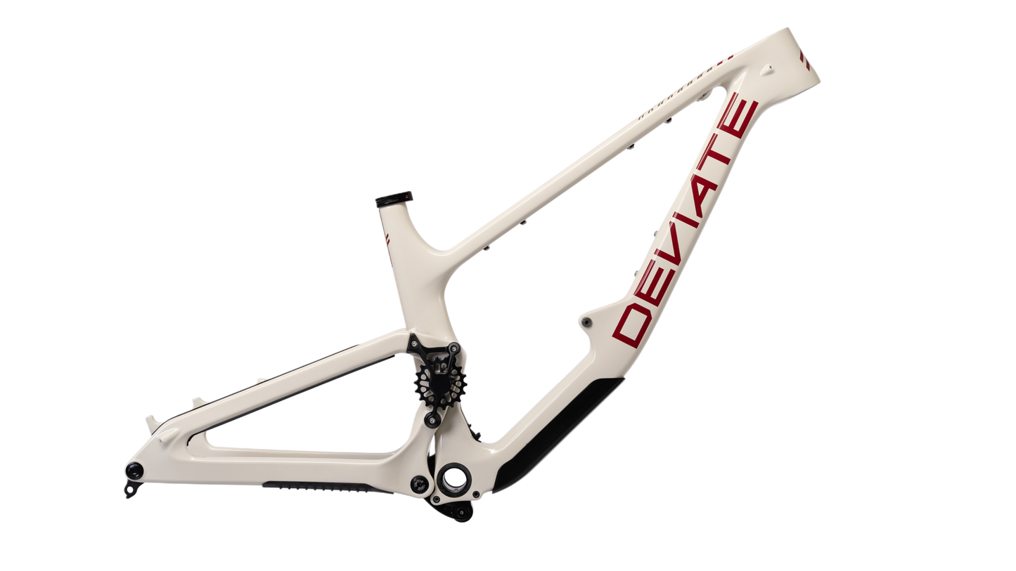 Deviate Claymore MX Frame Only in Oban Sand – erhältlich bei Gravity & Sons in Helmbrechts, Oberfranken