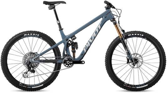 Pivot Shadowcat in Blue Mirage – elegantes und schnelles Trailbike für anspruchsvolle Fahrerinnen, erhältlich bei Gravity & Sons in Helmbrechts, Oberfranken.