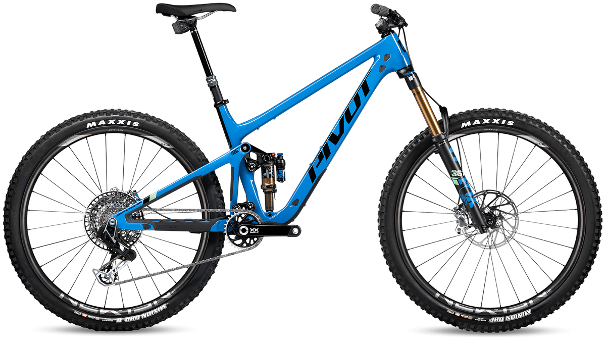 Pivot Switchblade in Blue Neptune – vielseitiges Trail- und All-Mountain-Bike mit Carbonrahmen, erhältlich bei Gravity & Sons in Helmbrechts, Oberfranken.