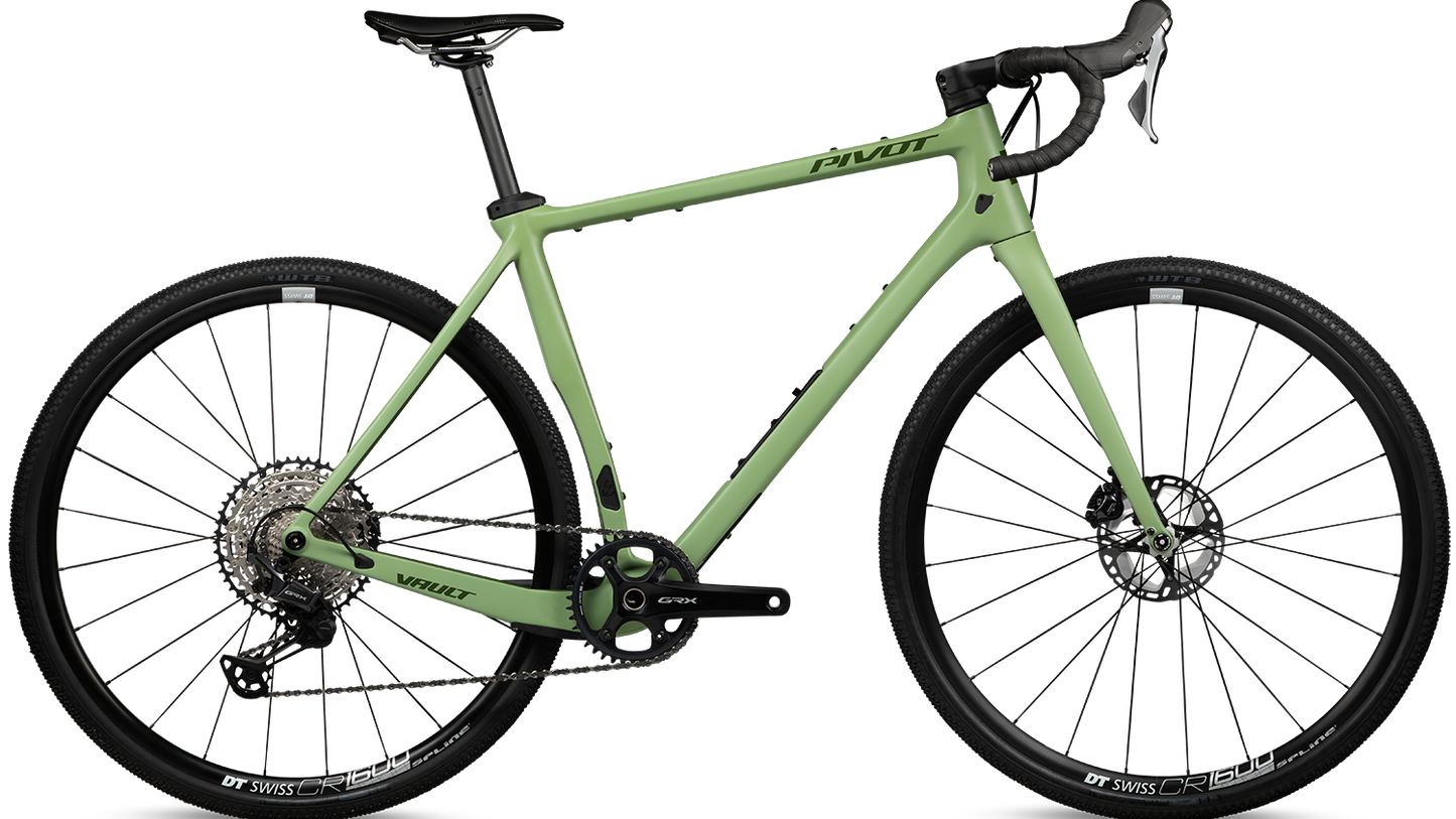 Pivot Vault Pro GRX Gravelbike in Mossy Forest – erhältlich bei Gravity & Sons in Helmbrechts, Oberfranken.