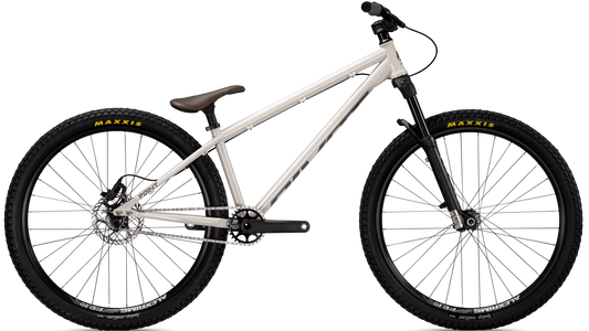 Pivot Point in Mojave – hochwertiges Dirtjump-Bike mit robustem Aluminiumrahmen, erhältlich bei Gravity & Sons in Helmbrechts, Oberfranken.
