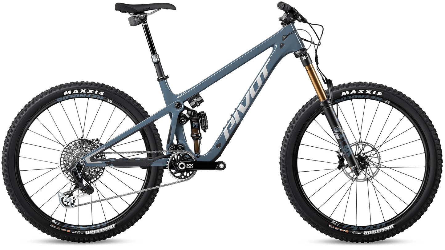 Pivot Shadowcat in Blue Mirage – elegantes und schnelles Trailbike für anspruchsvolle Fahrerinnen, erhältlich bei Gravity & Sons in Helmbrechts, Oberfranken.