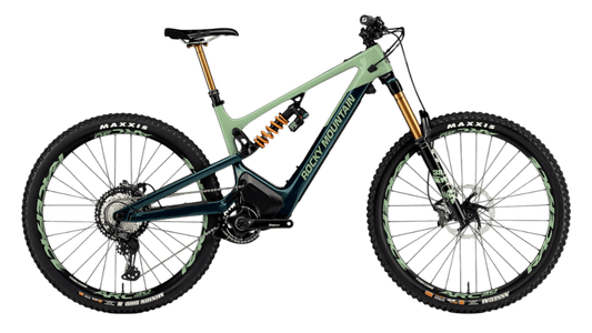Rocky Mountain Altitude Powerplay in Across the Universe / Sweet Leaf – leistungsstarkes E-Enduro mit Dyname 4.0 Antrieb, erhältlich bei Gravity & Sons in Helmbrechts, Oberfranken.