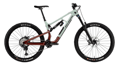 Rocky Mountain Slayer in Another Brick in the Wall / Wind of Change – leistungsstarkes Enduro-Bike für anspruchsvolle Trails, erhältlich bei Gravity & Sons in Helmbrechts, Oberfranken.