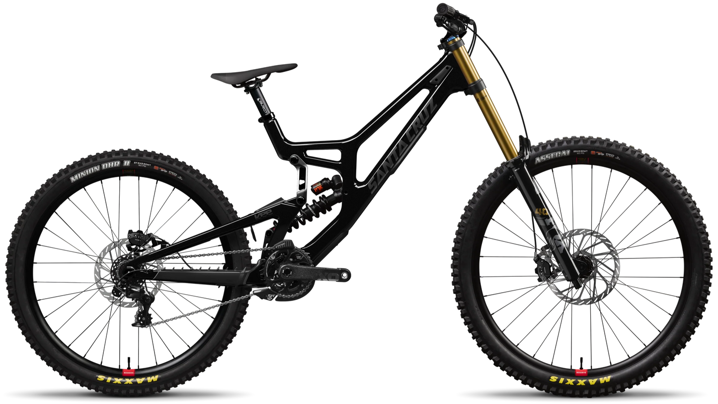 Santa Cruz V10 2025 in Gloss Black Sparkle – Highend-Downhill-Bike mit Carbonrahmen, erhältlich bei Gravity & Sons in Helmbrechts, Oberfranken.